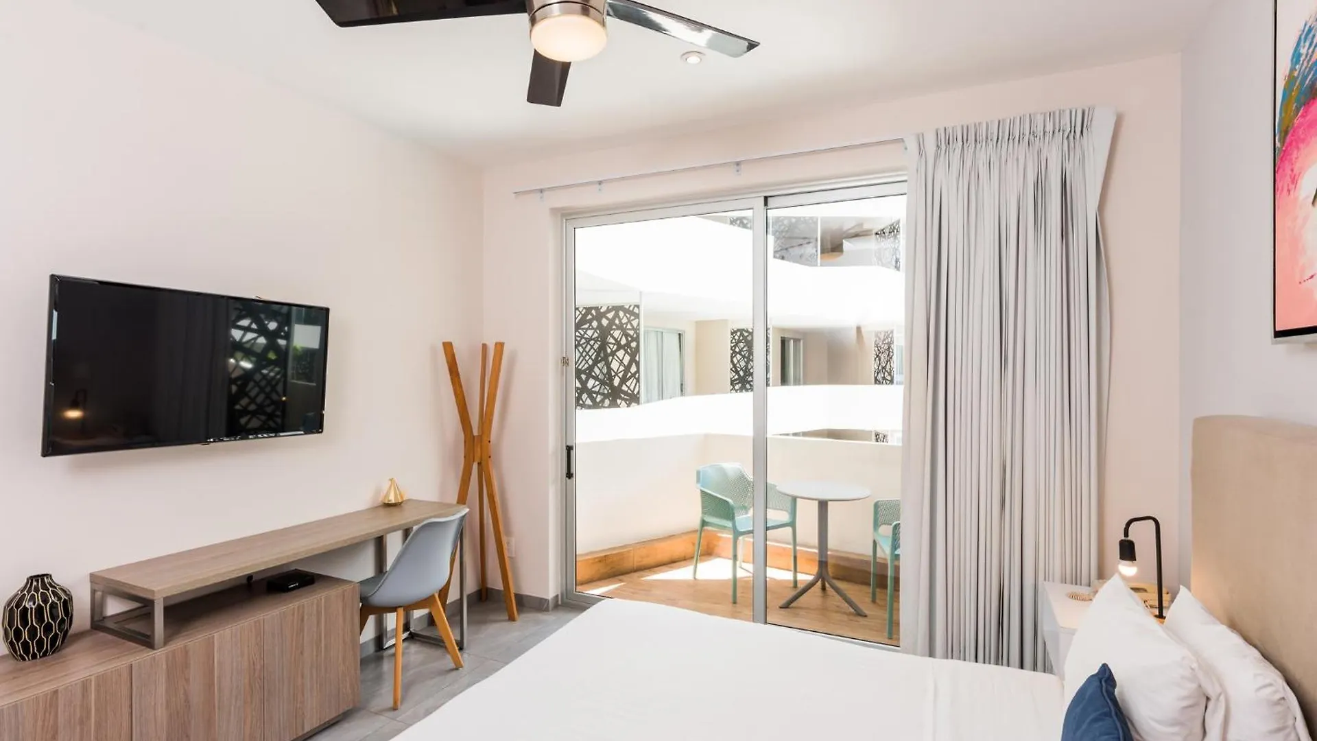 Aparthotel The Gallery Condos Playa del Carmen